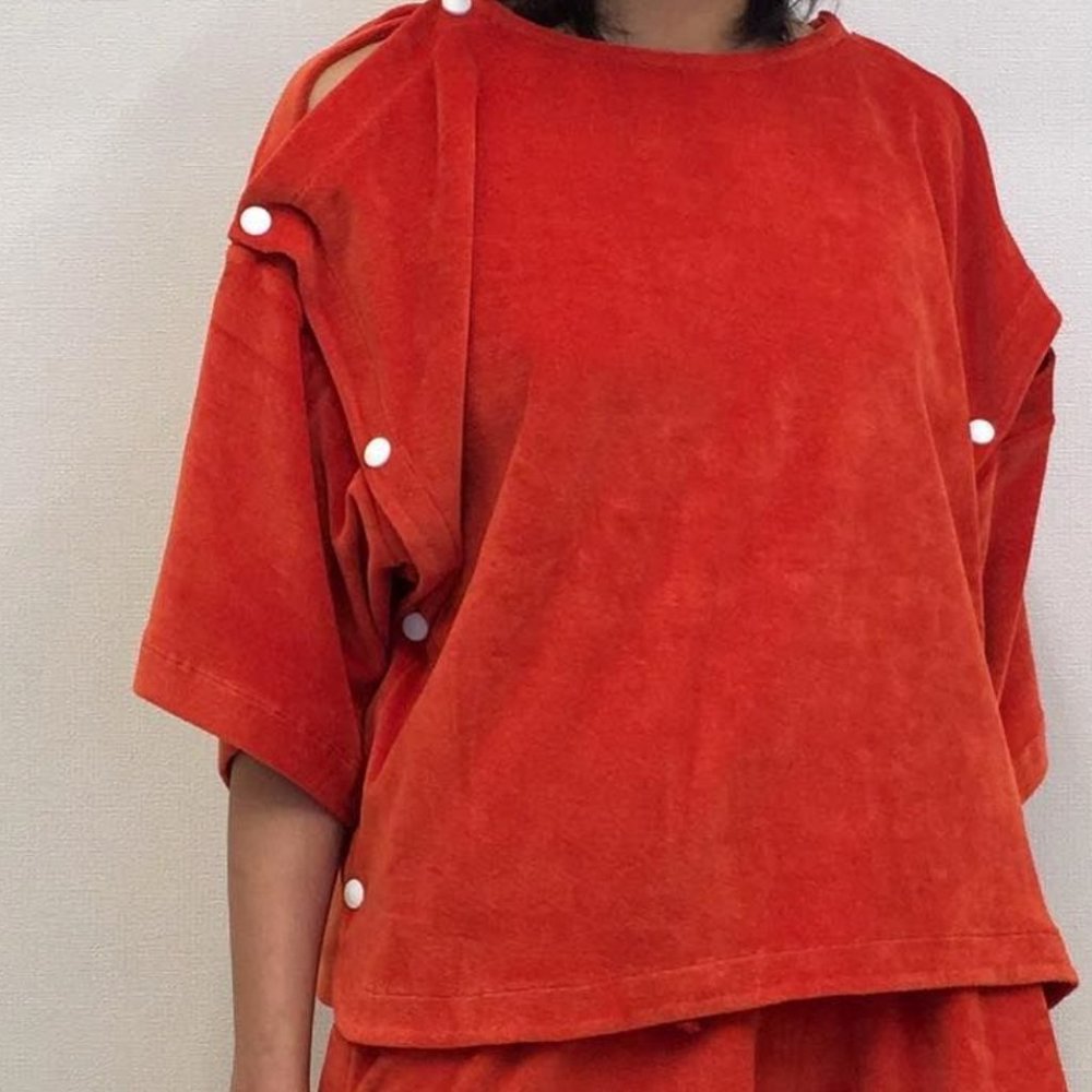 BASERANGE - Solhan Sweat Tee  in HELIX RED